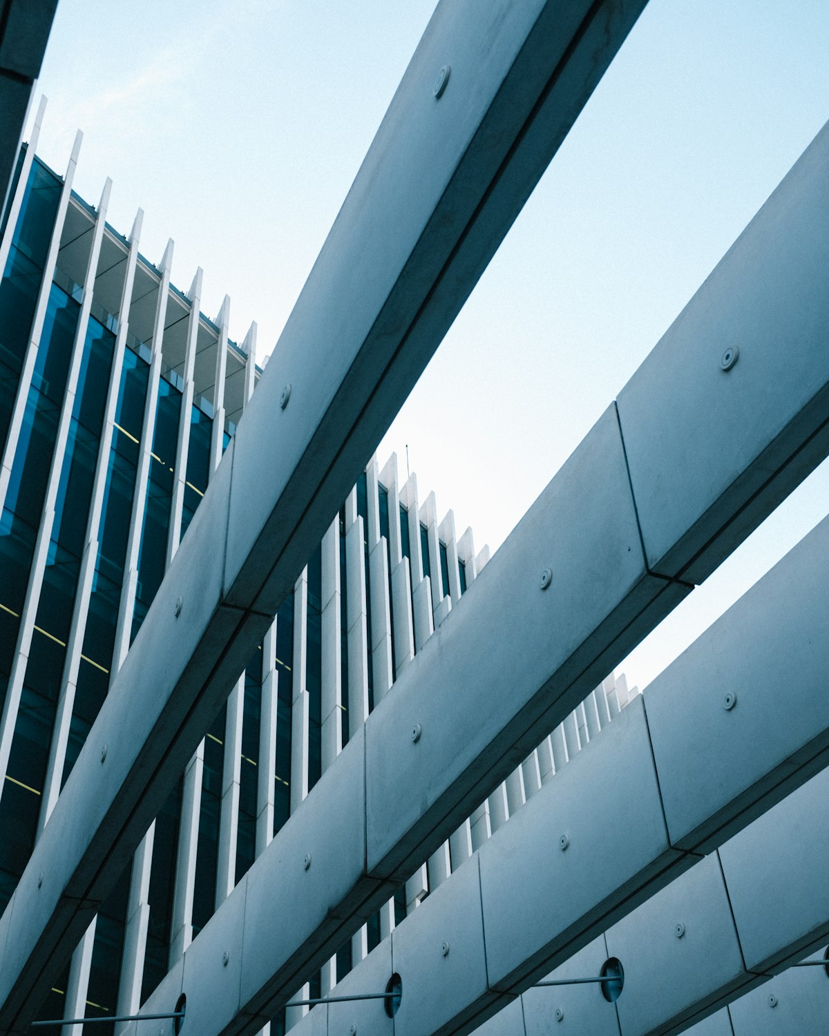 Perspectiva geométrica de edifícios contemporâneos